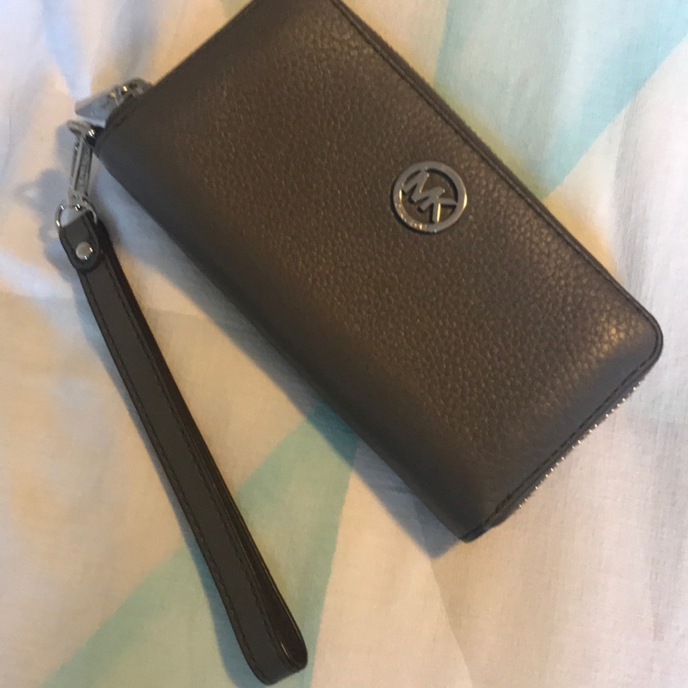 Michael Kors wristlet wallet